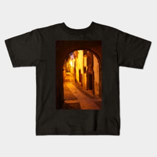 Arco de Almedina, old town, Coimbra, Portugal, city, evening, dusk Kids T-Shirt